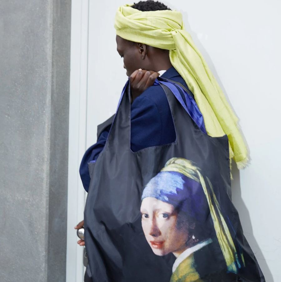 jv.gi-loqi-vermeer-girl-with-a-pearl-earring-bags